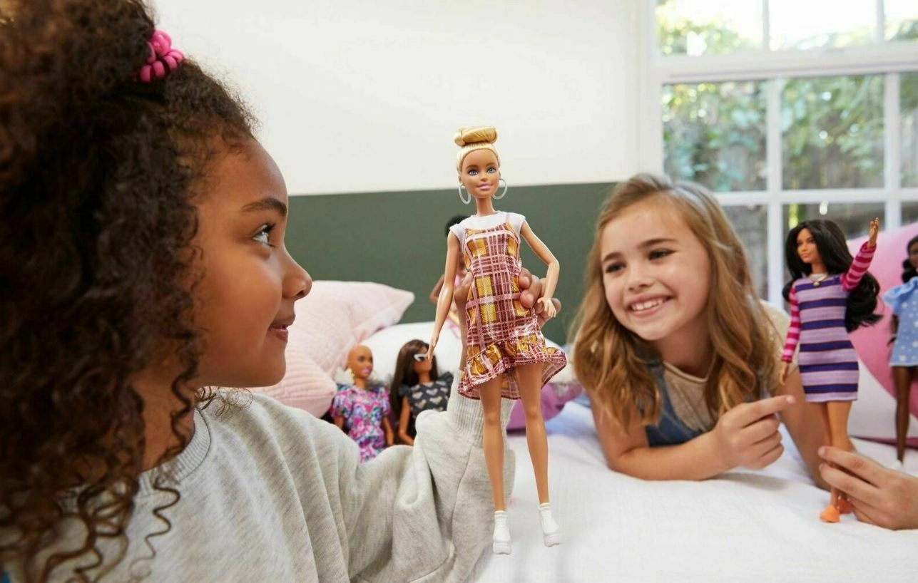 Barbie Fashionista Doll - 142 Plaid Dress