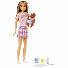 Barbie Skipper Babysitters Doll & Accessories Set with Two Tone Hair Skipper Doll with Baby Figure and 5 Accessories for Kids Ages 3 
