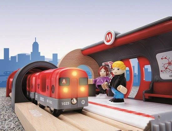 Brio World 33513 Metro Railway Set with Light & Sound for Ages 3 & Up