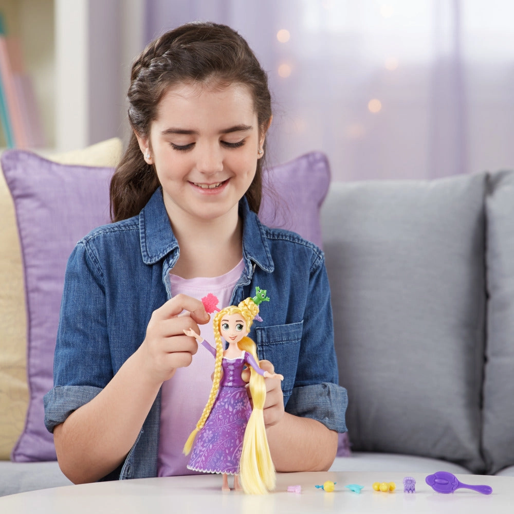 Disney Tangled The Series Spin N Style Rapunzel Doll
