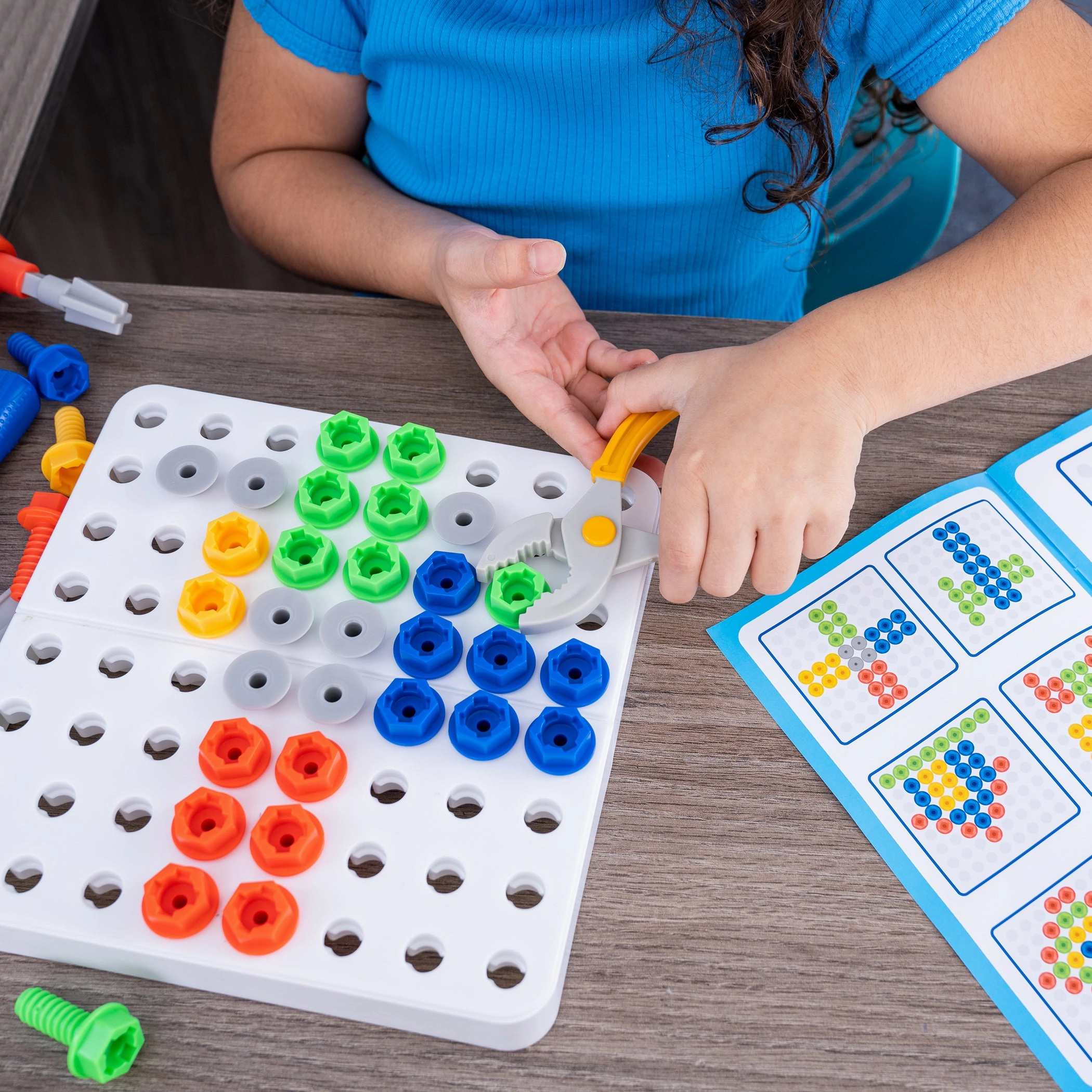 Educ Educational Insights Design & Drill Toolbox - Vibrant STEM Toy Kit