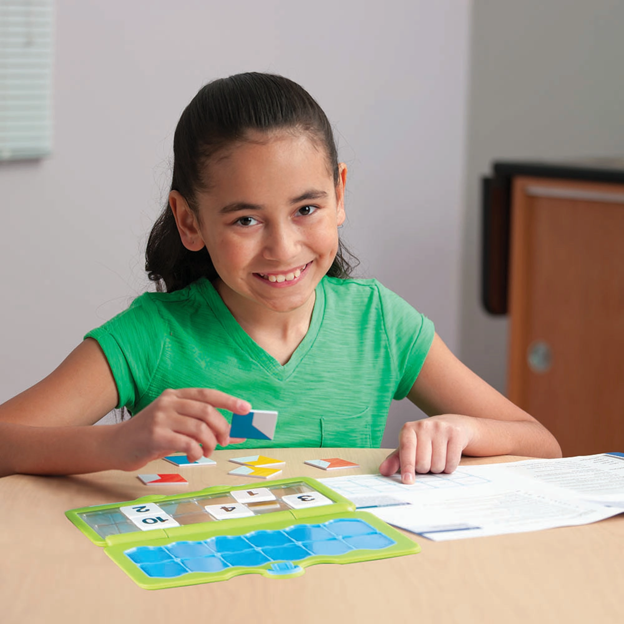 Hand2Mind VersaTiles Grade 4 Introductory Kit - Educational Learning Tool