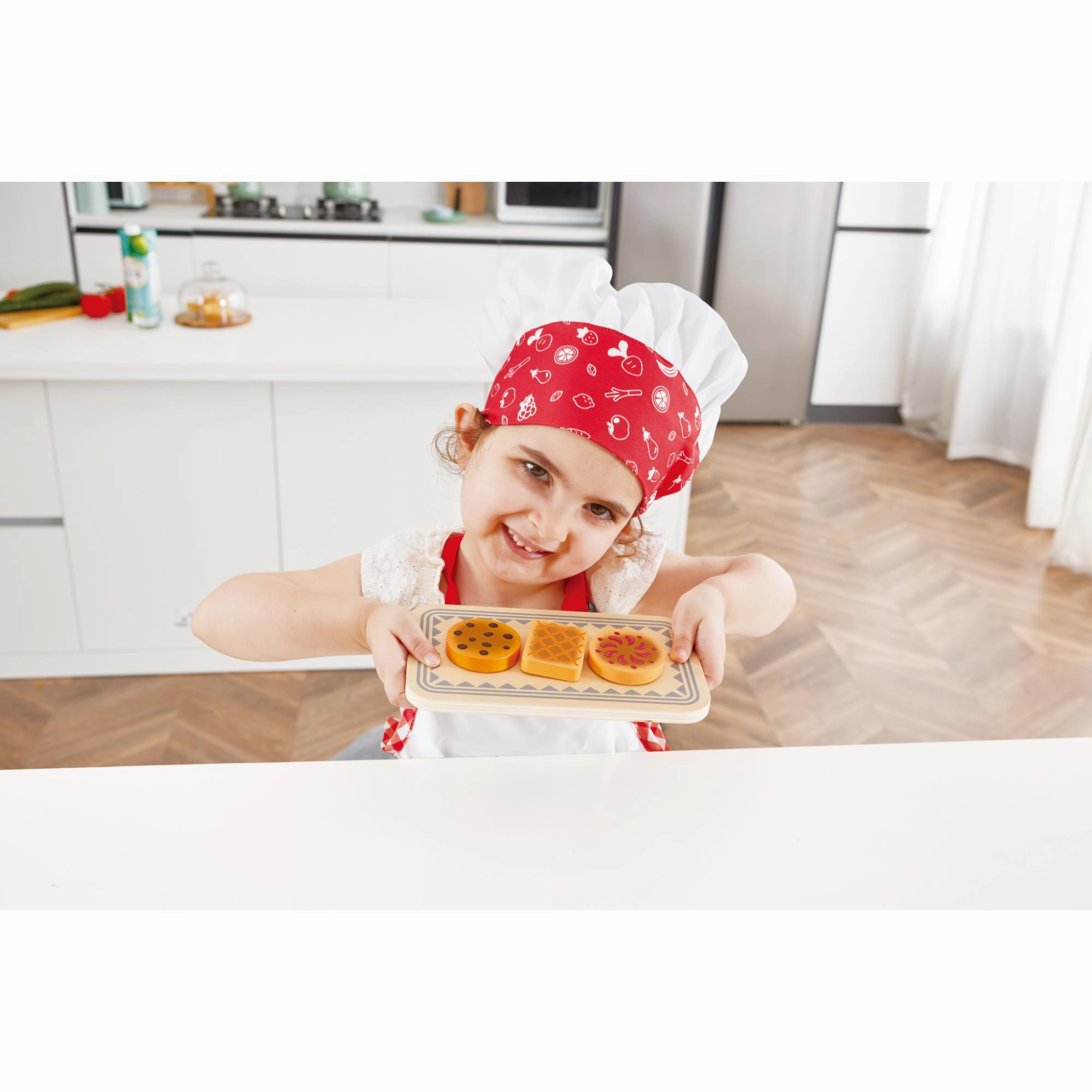 Hape My Baking Oven With Magic Cookies