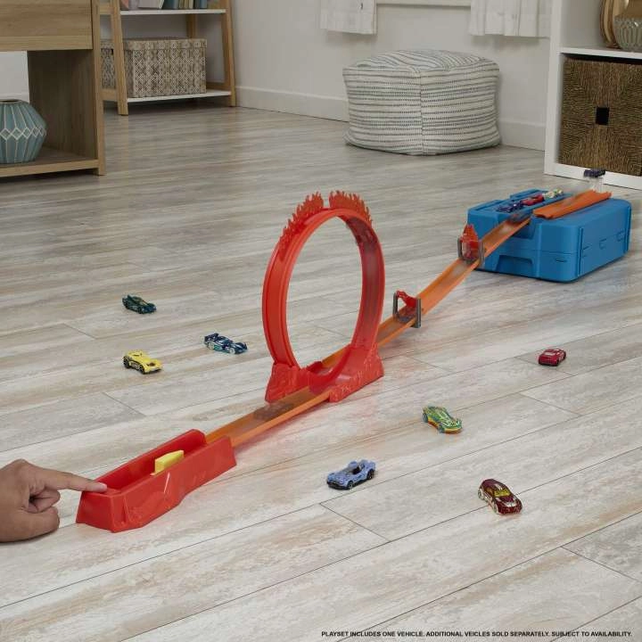Hot Wheels Fire-themed Track Building Set with Track Set And 1 Hot Wheels Car for Ages 4 