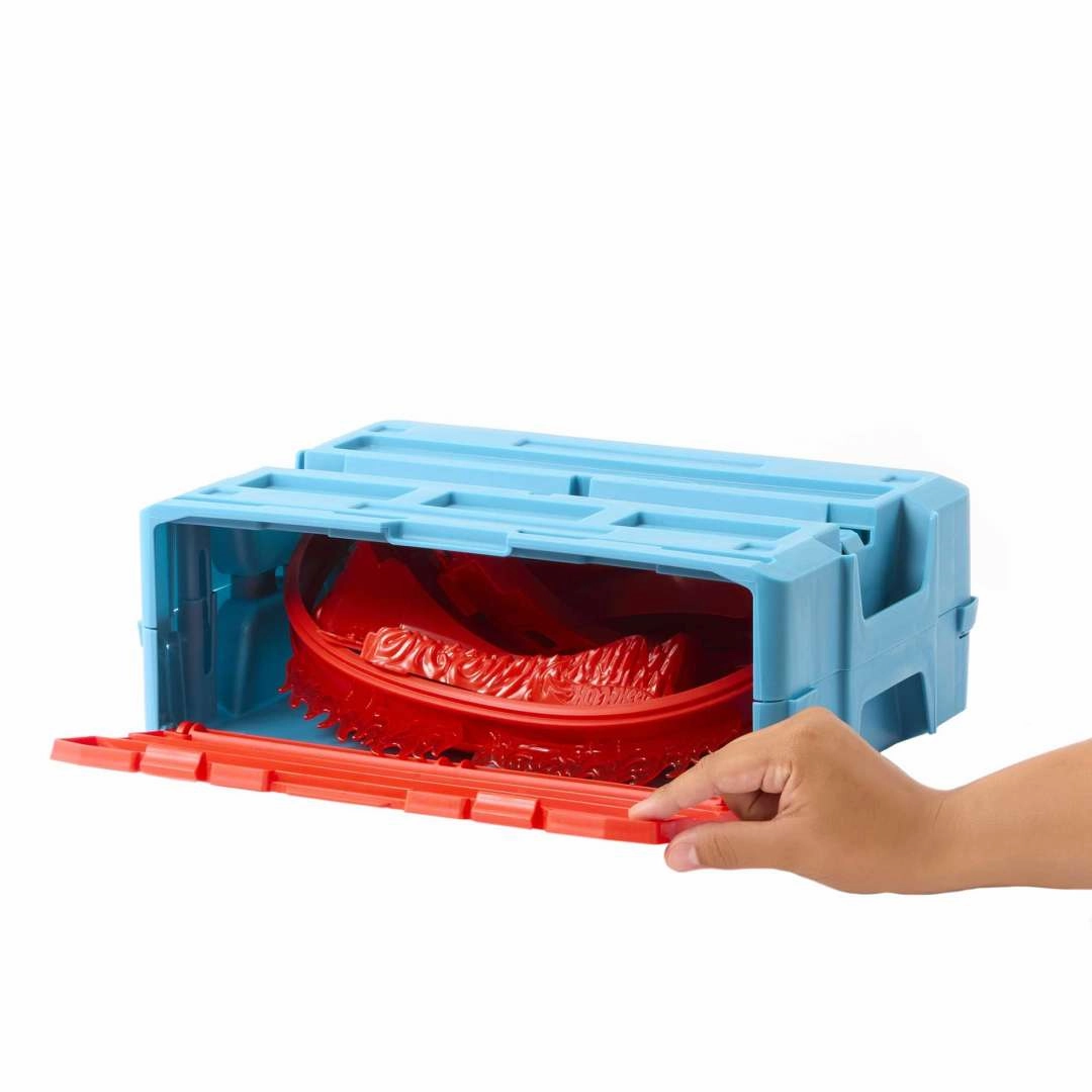 Hot Wheels Fire-themed Track Building Set with Track Set And 1 Hot Wheels Car for Ages 4 