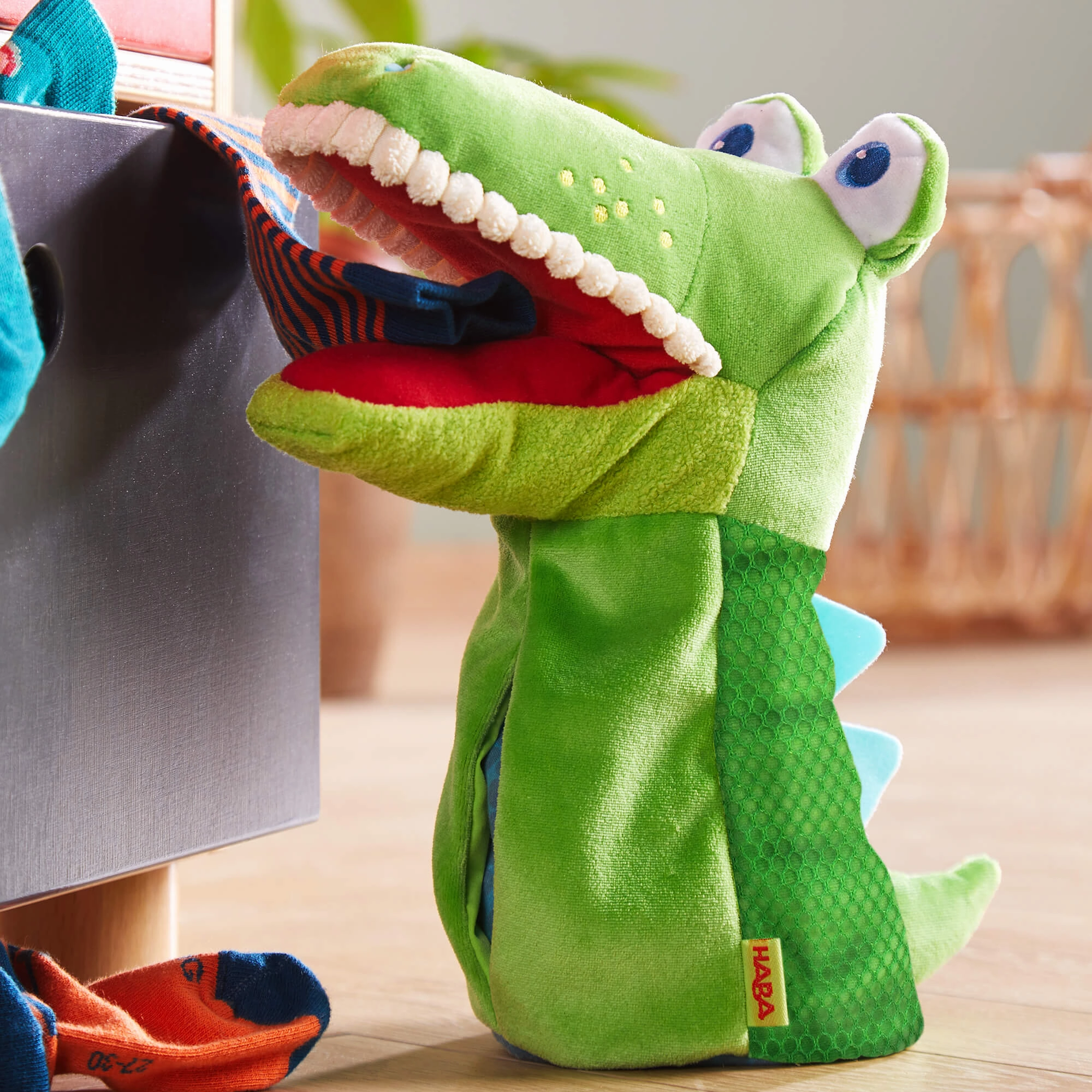Interactive Eat-It-Up Croco Glove Puppet for Creative Play