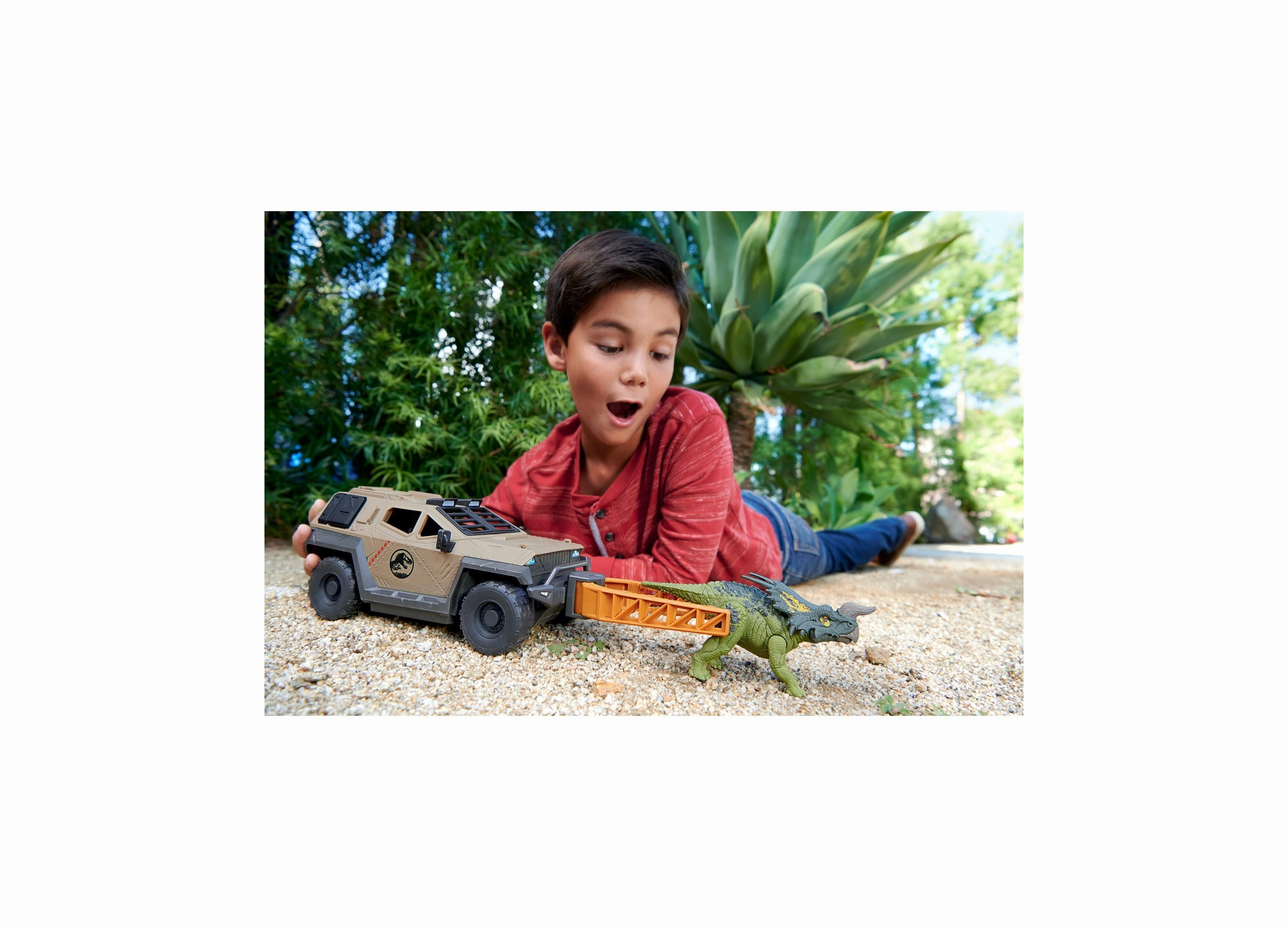 Jurassic World Mission Mayhem Truck with Detachable Claw and Einiosaurus Figure