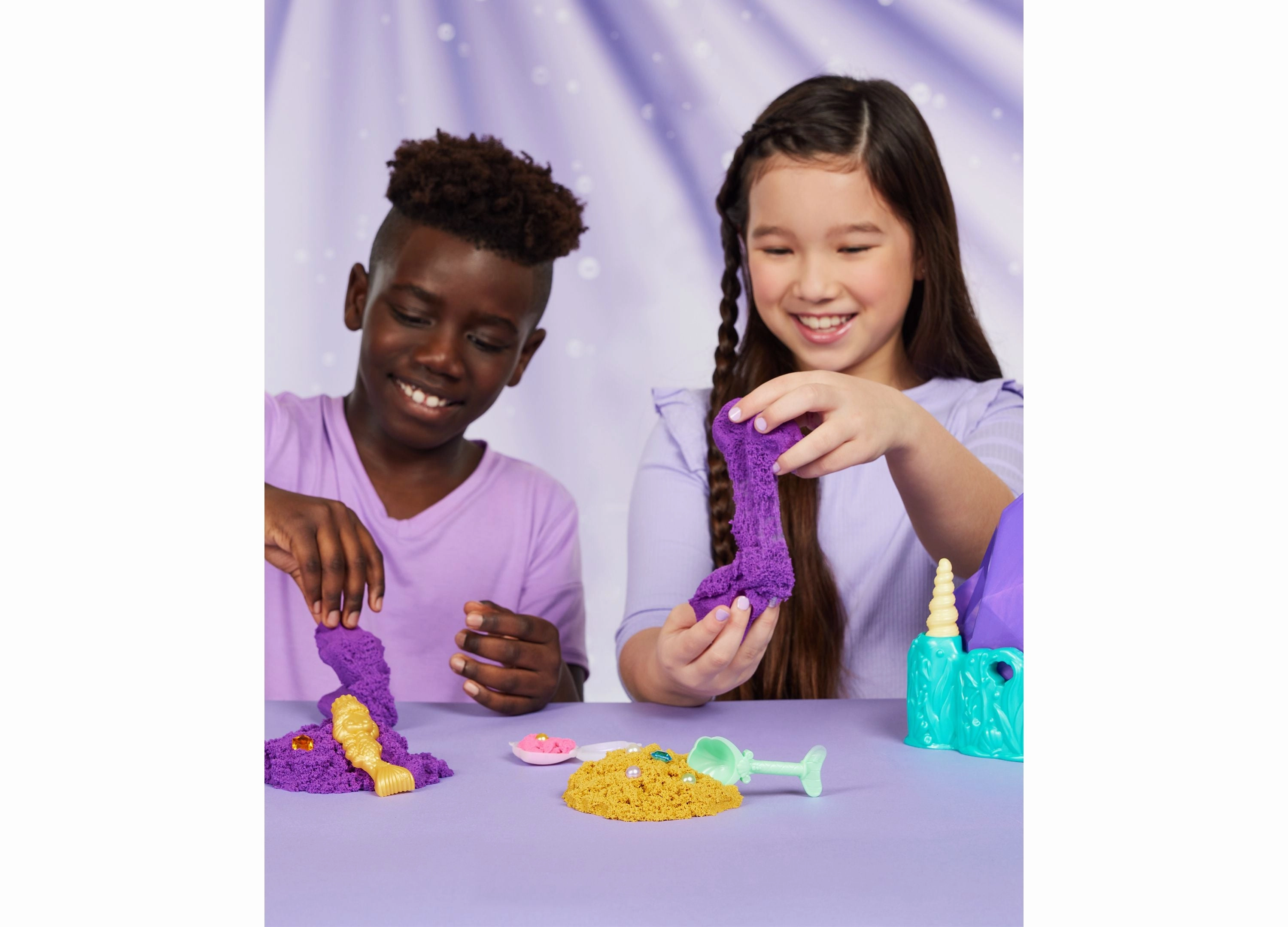 Kinetic Sand Mermaid Crystal Playset with Shimmer Gold Sand and Storage Tools