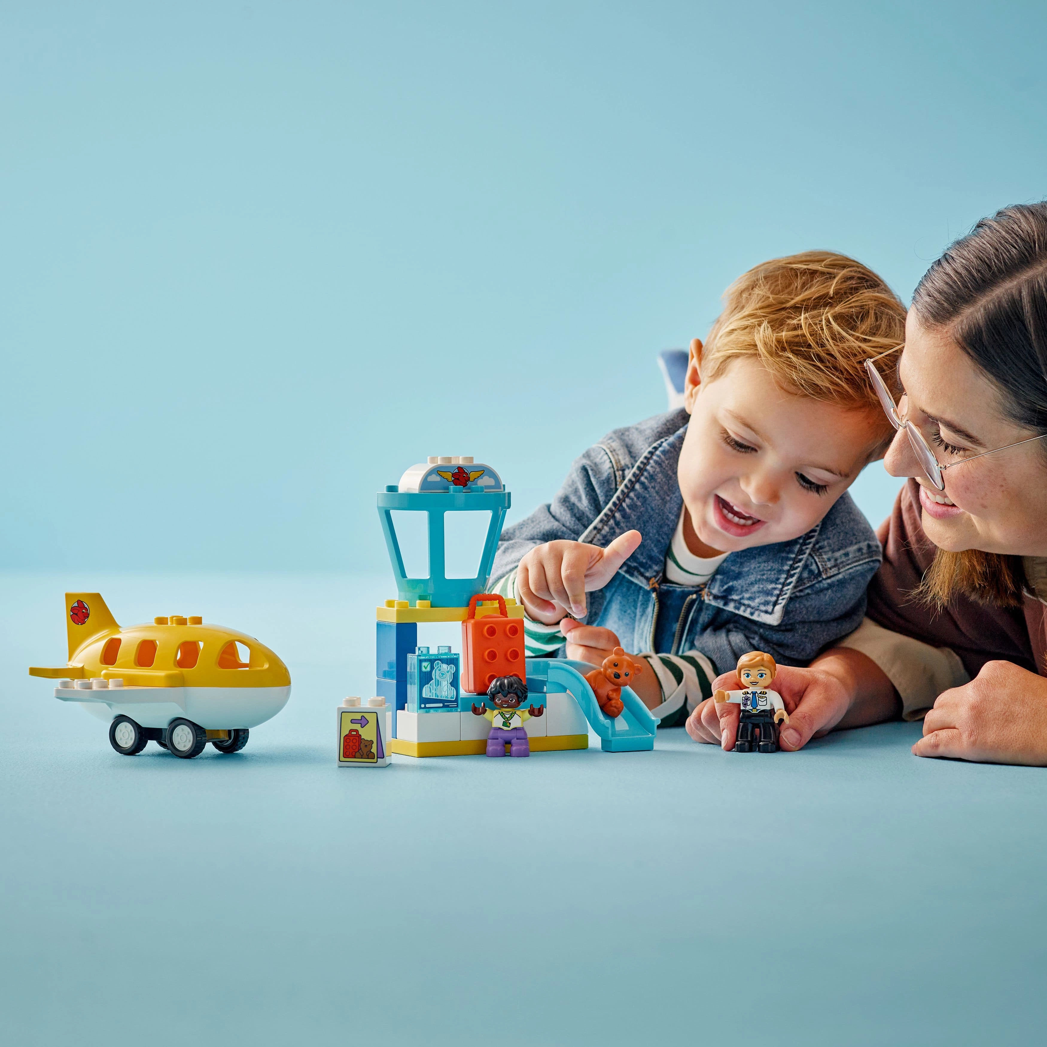 Lego Duplo Town 10443 First Time at the Airport Set for Ages 2 and Up