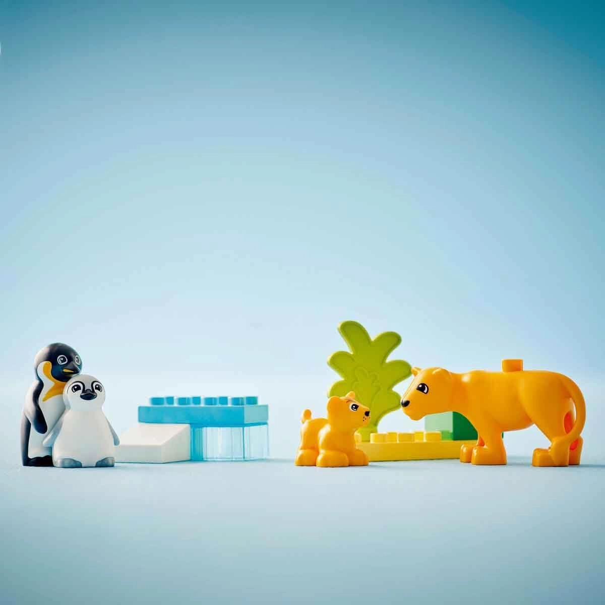 LEGO DUPLO Town Wild Animal Families: Penguins & Lions Set Building Kit For Ages 2 