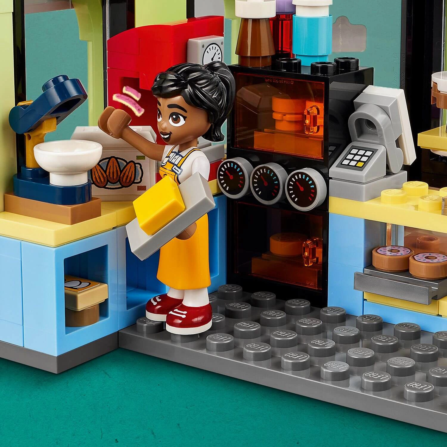 Lego Friends 42618 Heartlake City Caf Toy Playset for Ages 6 and Up