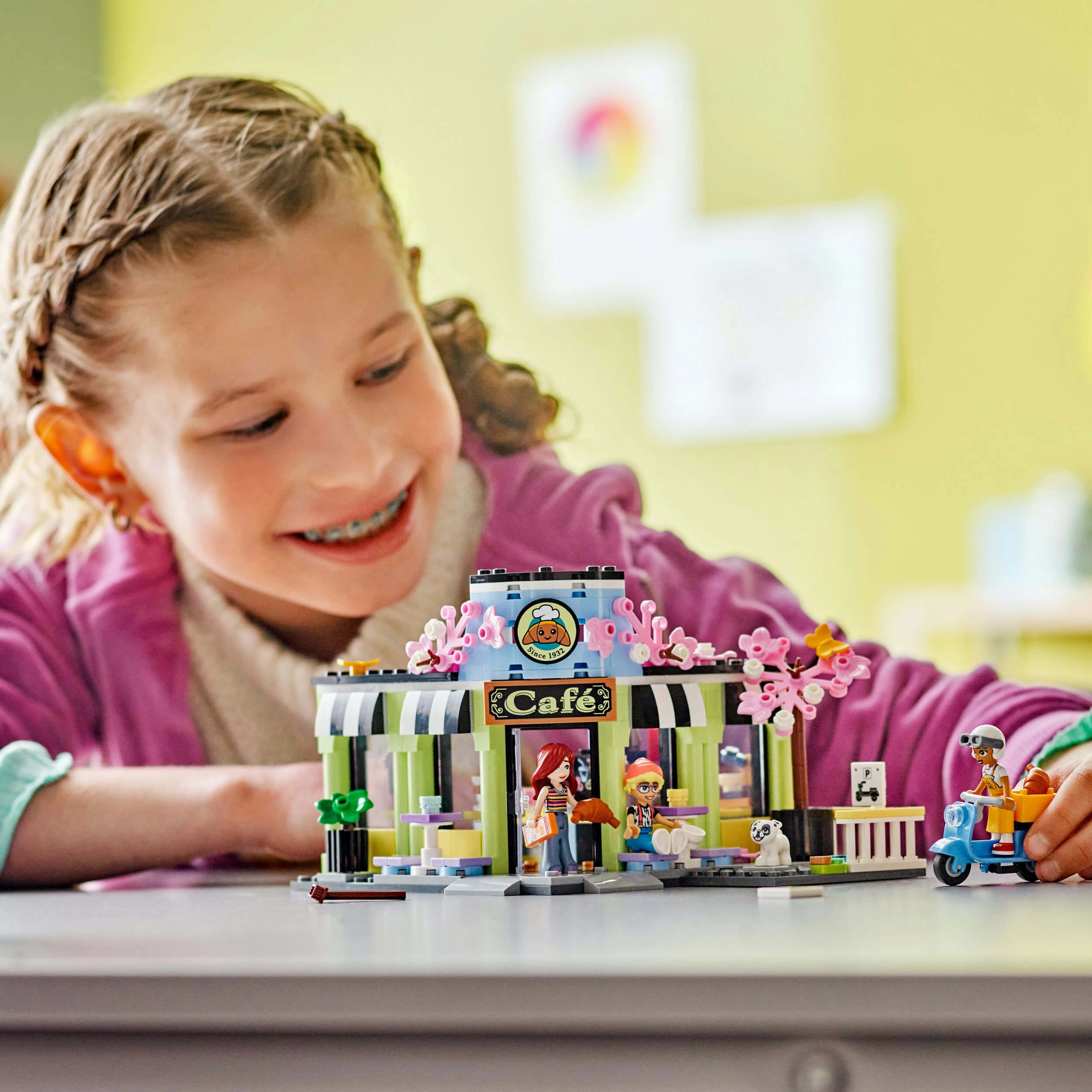 Lego Friends 42618 Heartlake City Caf Toy Playset for Ages 6 and Up