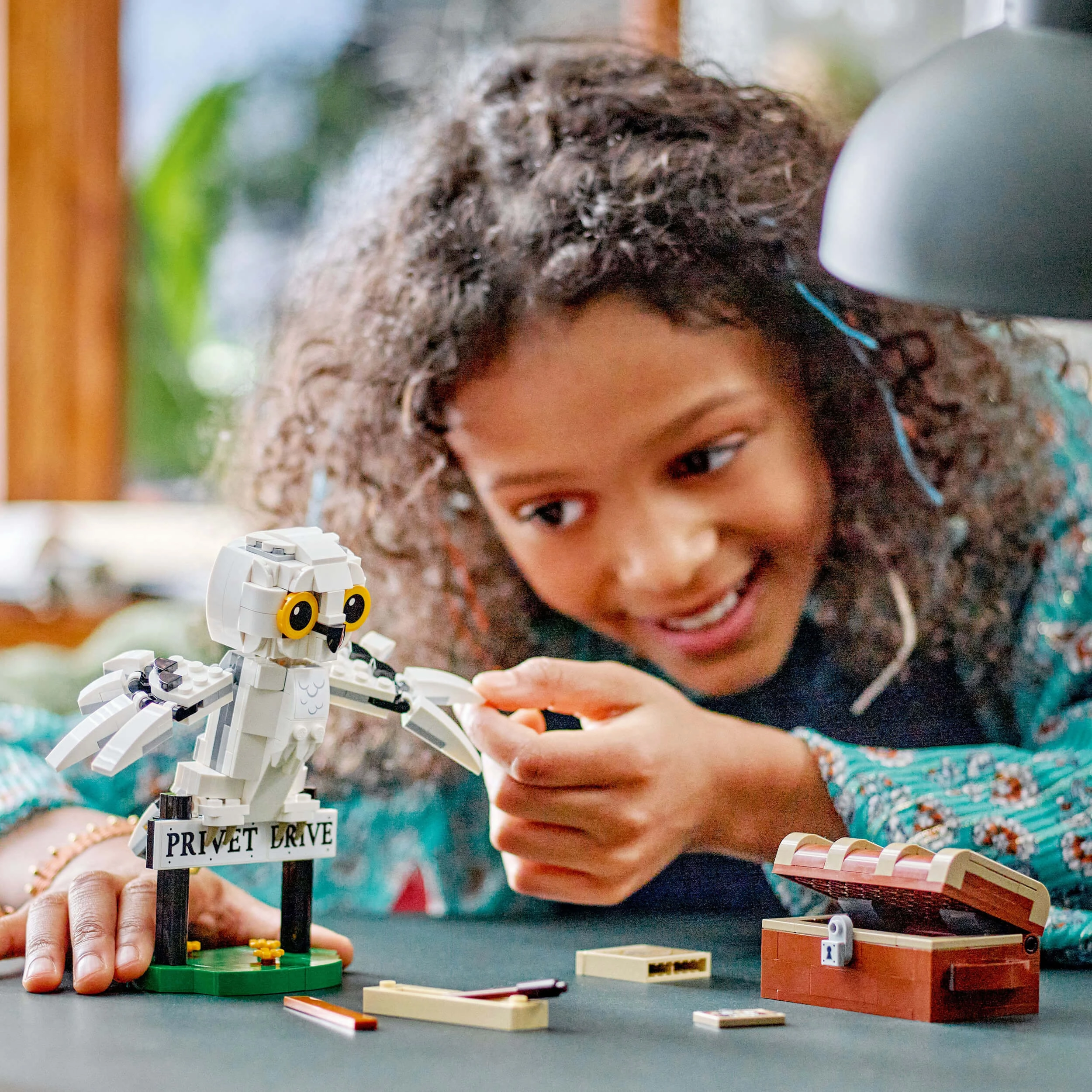 Lego Harry Potter 76425 Hedwig at 4 Privet Drive Toy for Ages 7 and Up