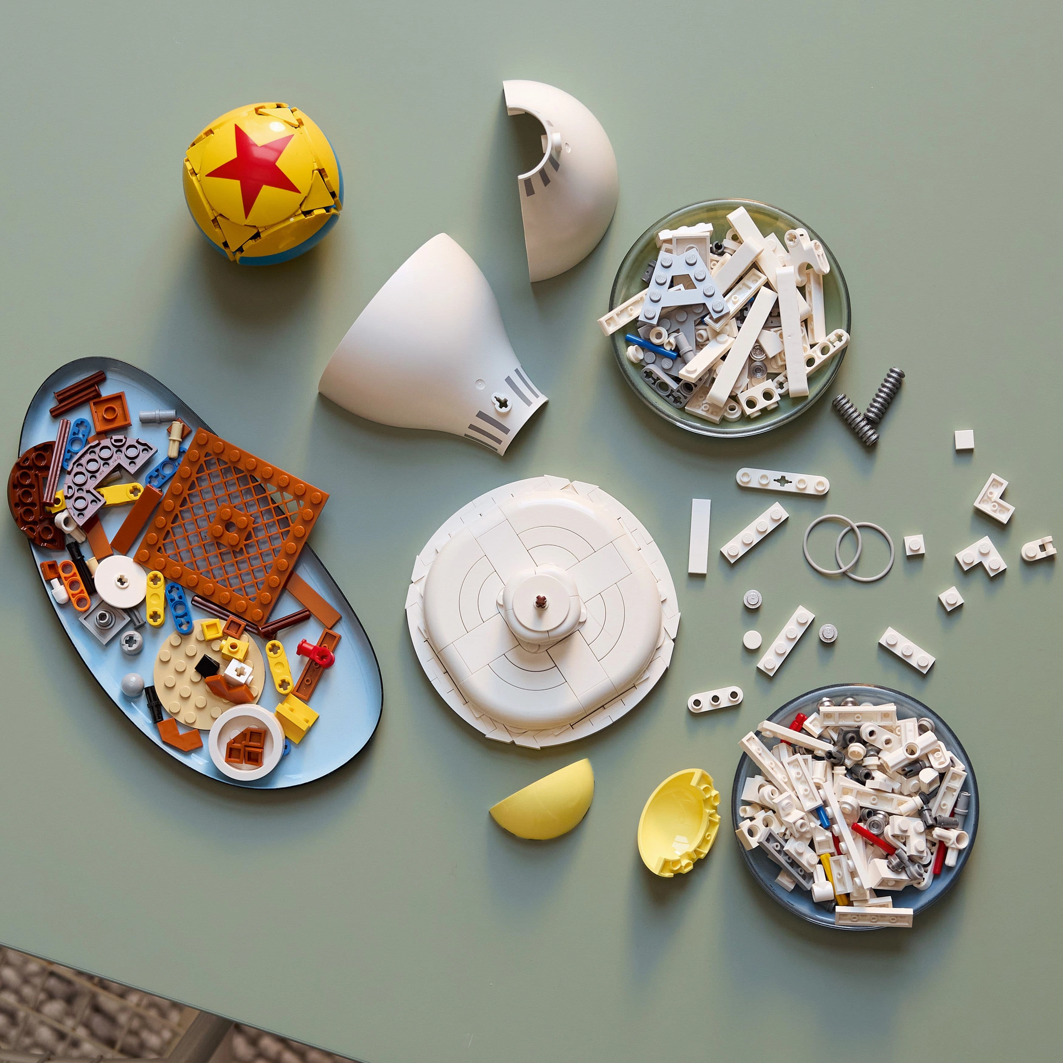 Lego Ideas 21357 Disney Pixar Luxo Jr. Building Set for Ages 18 and Up