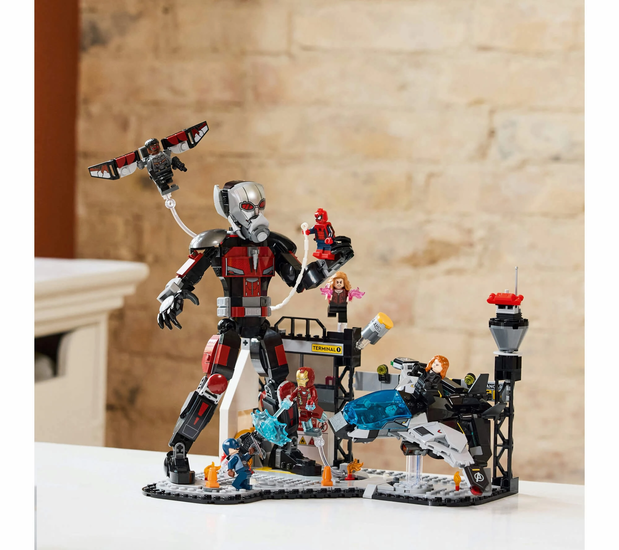 LEGO Marvel Captain America: Civil War 736-Piece Action Battle Playset