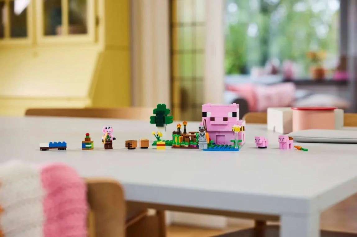 LEGO Minecraft The Baby Pig House Gamer Building Kit For Ages 7 