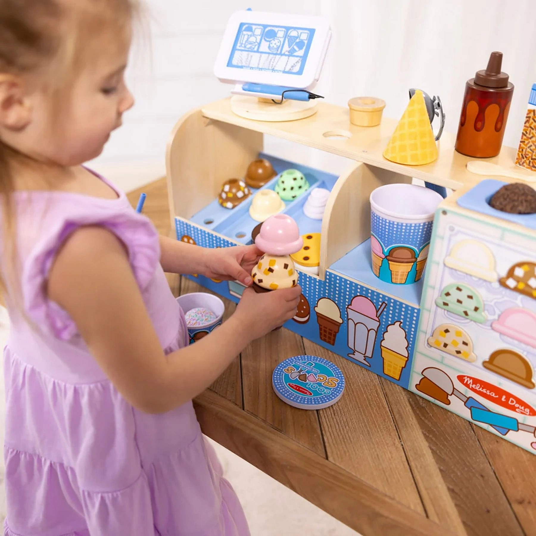 Melissa & Doug Cool Scoops Ice Creamery Playset