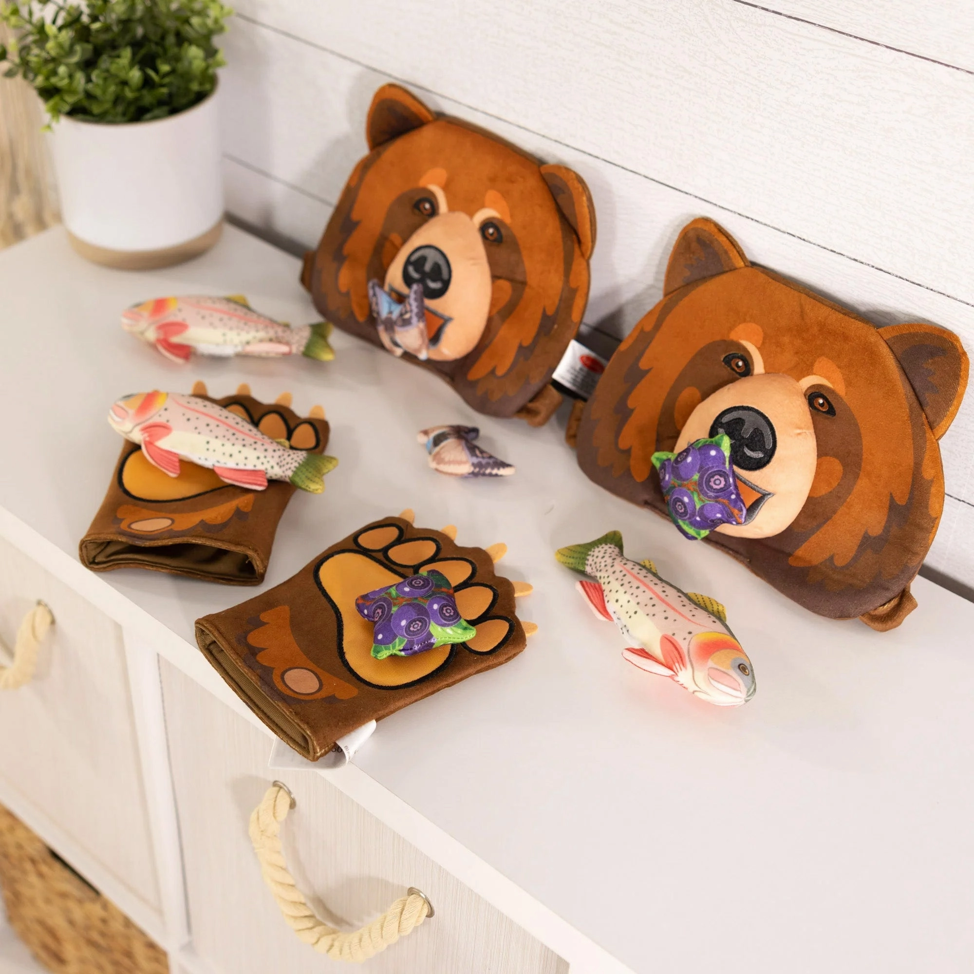 Melissa & Doug Yellowstone Grizzly Bear Pretend Play Set