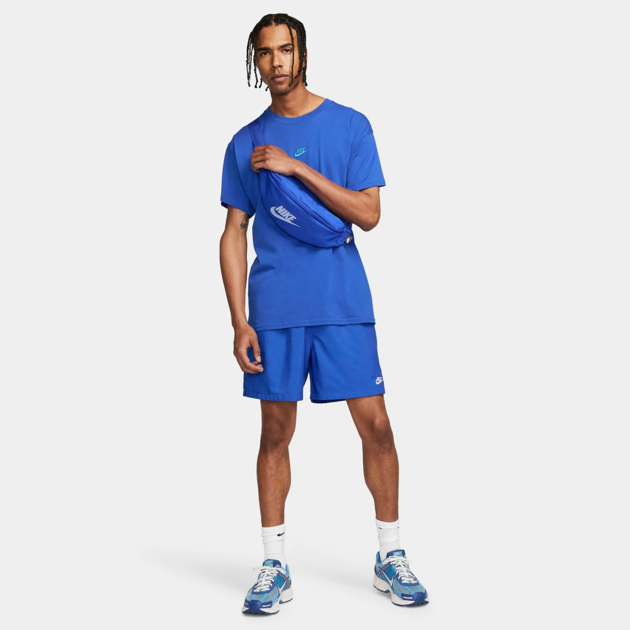 Mens Nike Nike Club Flow Shorts Game Royal / White
