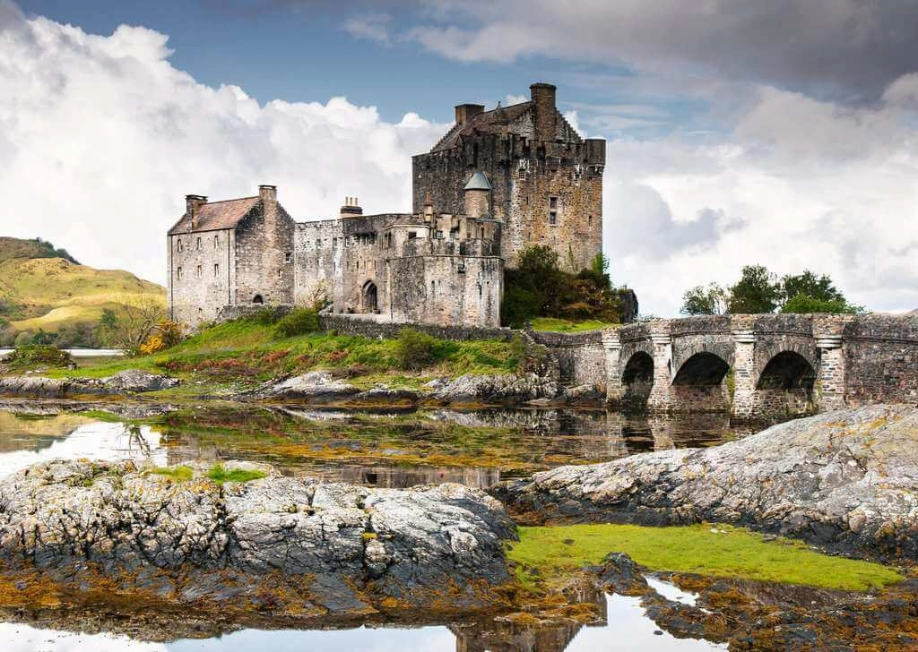 Ravensburger Beautiful Castles Scotland 1000 Piece Puzzle for Ages 14 