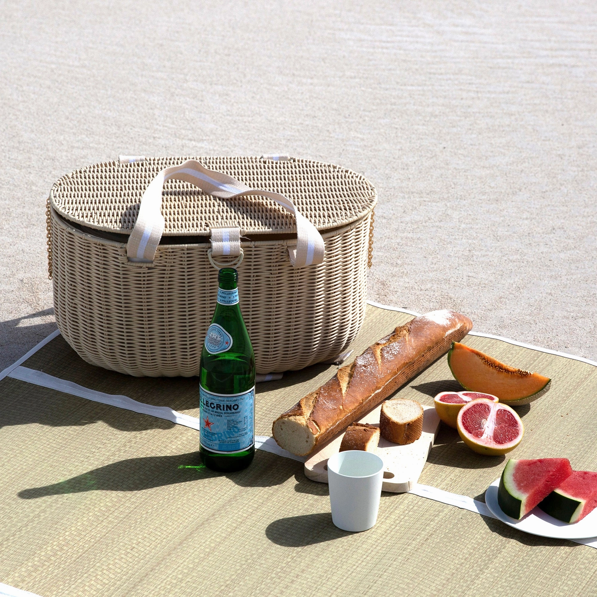 Sunnylife Large Picnic Basket Set - Le Weekend Natural