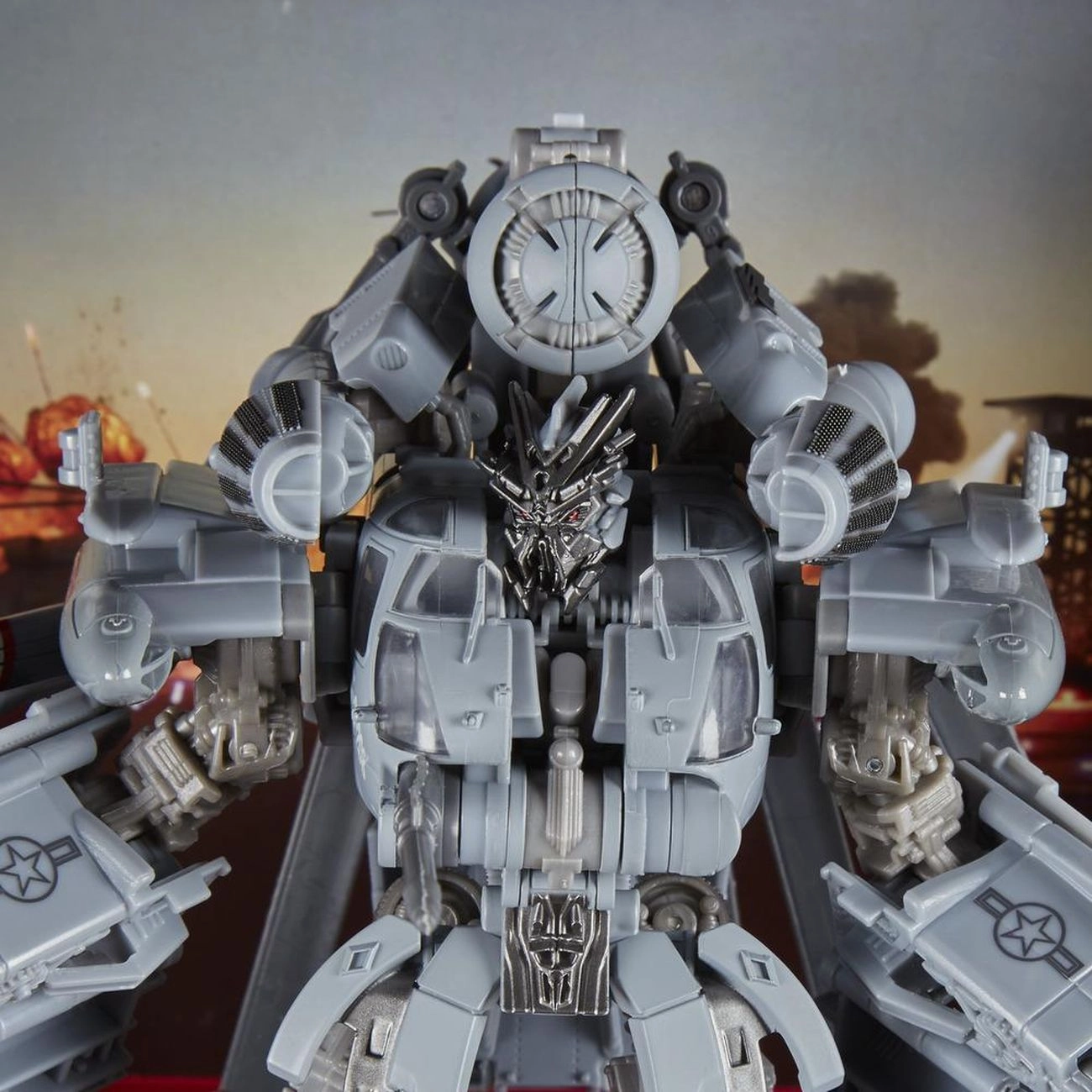 Transformers Generations Studio Series Leader Class Decepticon Blackout