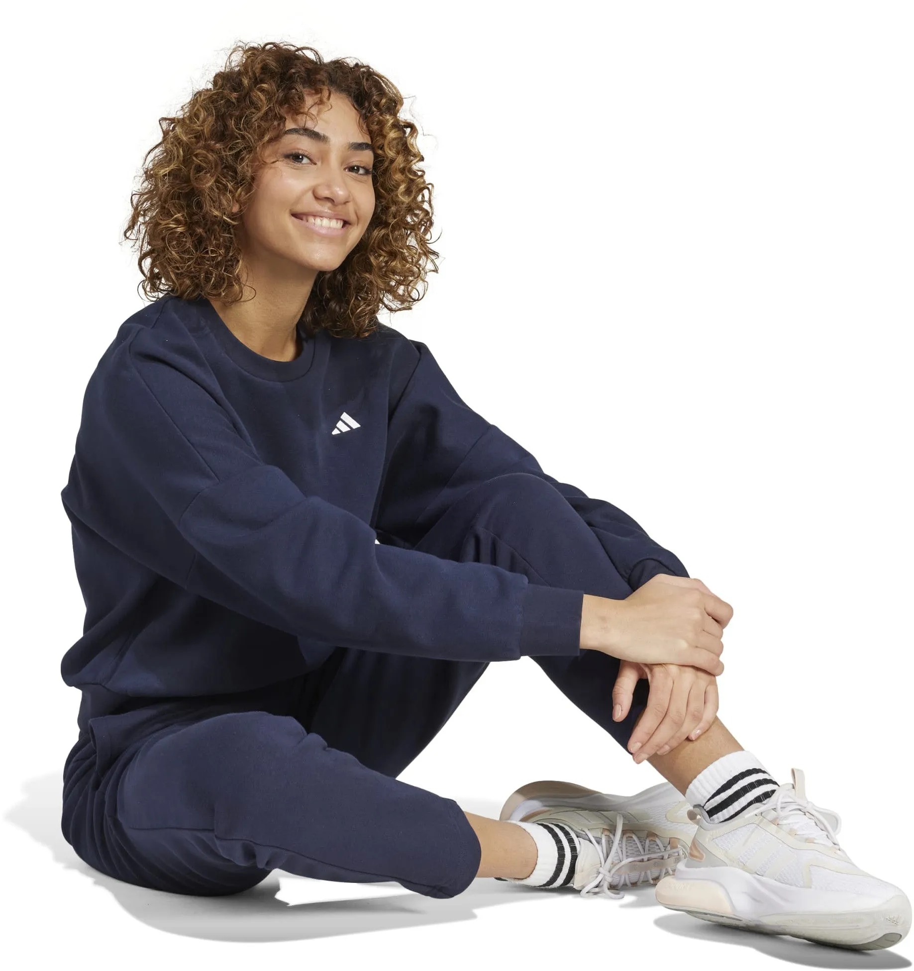 Women's Essentials Small Logo Feel Cozy Sweatshirt